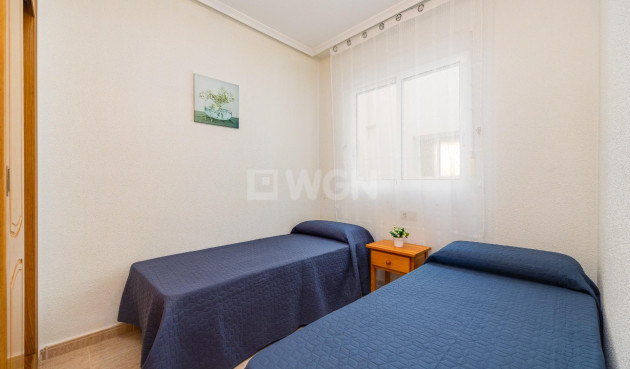 Odsprzedaż - Mieszkanie w bloku - Torrevieja - Estacion De Autobuses