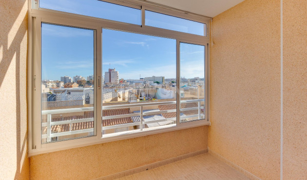 Odsprzedaż - Mieszkanie w bloku - Torrevieja - Estacion De Autobuses