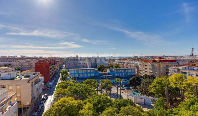Odsprzedaż - Mieszkanie w bloku - Torrevieja - Estacion De Autobuses