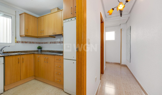 Odsprzedaż - Mieszkanie w bloku - Torrevieja - Estacion De Autobuses