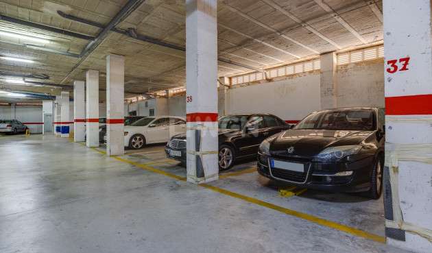 Odsprzedaż - Mieszkanie w bloku - Torrevieja - Estacion De Autobuses