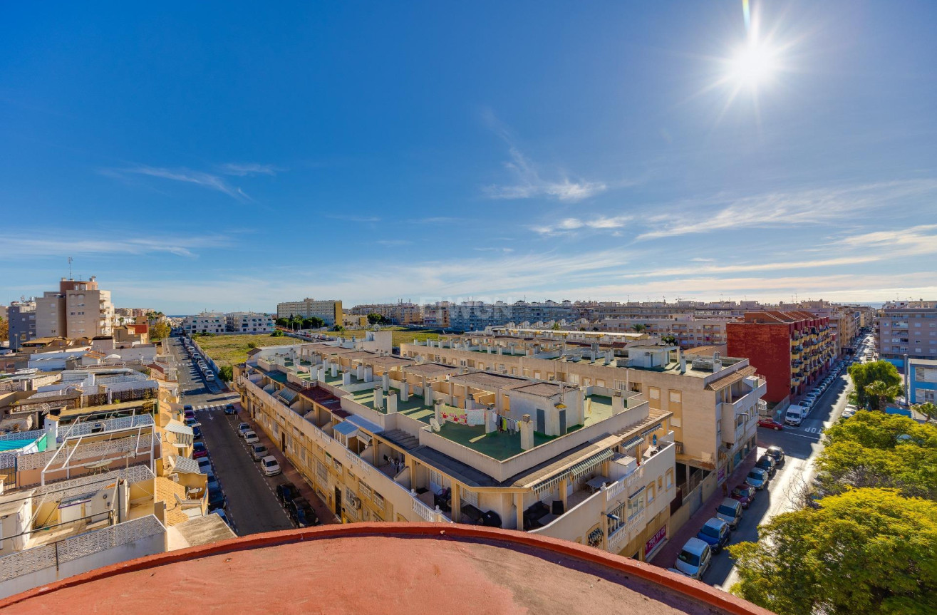 Odsprzedaż - Mieszkanie w bloku - Torrevieja - Estacion De Autobuses