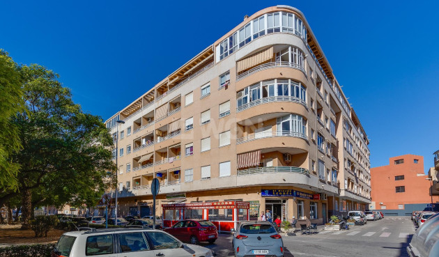 Odsprzedaż - Mieszkanie w bloku - Torrevieja - Estacion De Autobuses