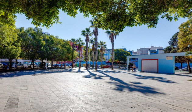 Odsprzedaż - Mieszkanie w bloku - Torrevieja - Estacion De Autobuses