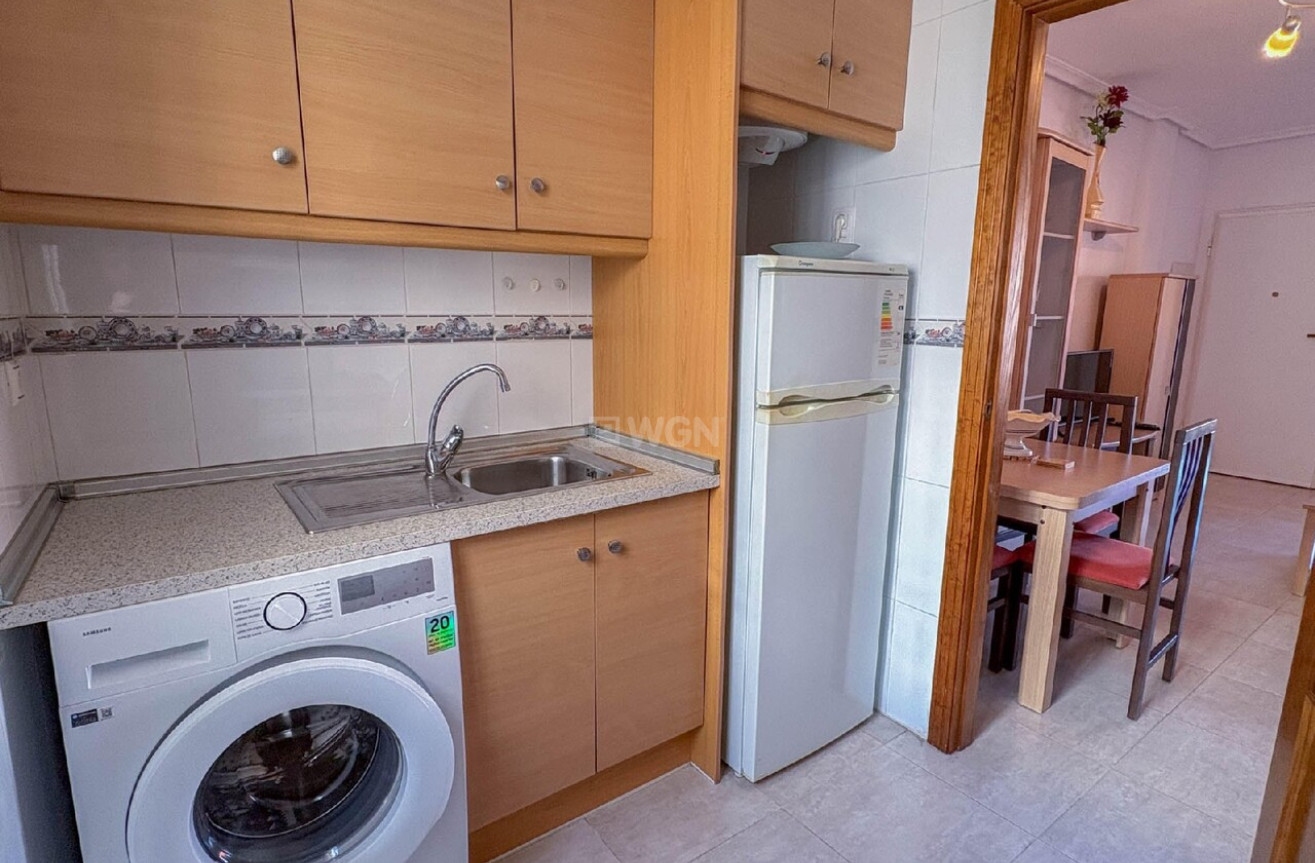 Odsprzedaż - Mieszkanie w bloku - Torrevieja - Costa Blanca