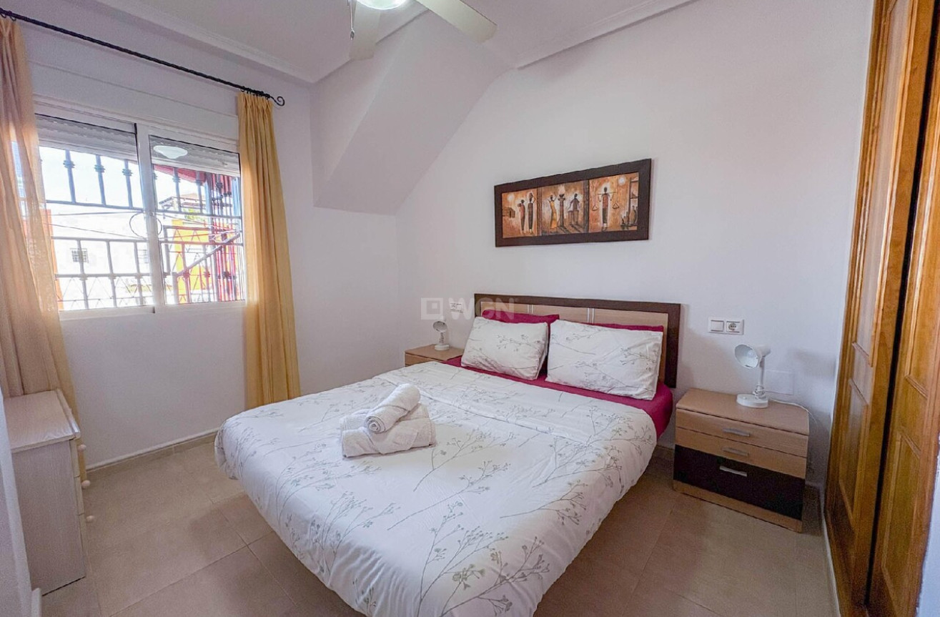 Odsprzedaż - Mieszkanie w bloku - Torrevieja - Costa Blanca