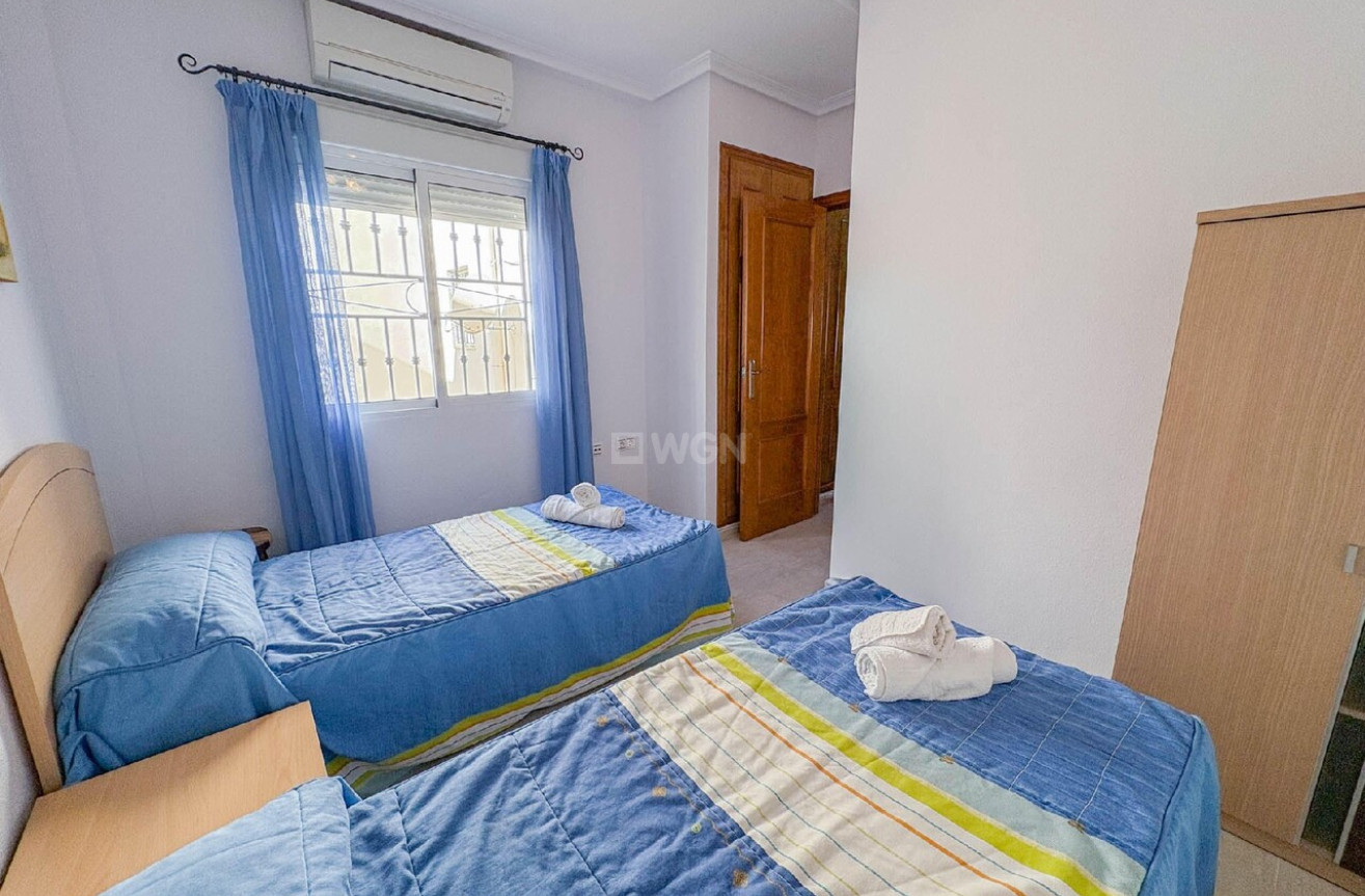 Odsprzedaż - Mieszkanie w bloku - Torrevieja - Costa Blanca