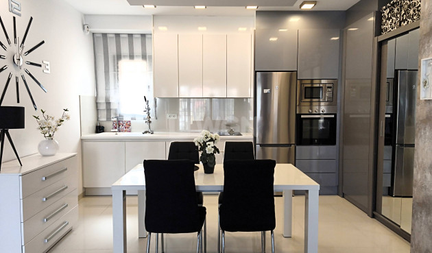 Odsprzedaż - Mieszkanie w bloku - Pilar de la Horadada - La Torre de la Horadada