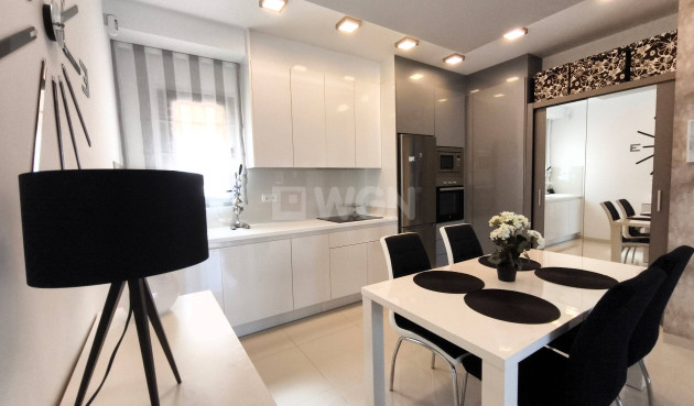 Odsprzedaż - Mieszkanie w bloku - Pilar de la Horadada - La Torre de la Horadada