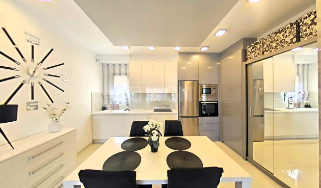 Odsprzedaż - Mieszkanie w bloku - Pilar de la Horadada - La Torre de la Horadada