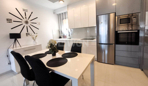 Odsprzedaż - Mieszkanie w bloku - Pilar de la Horadada - La Torre de la Horadada