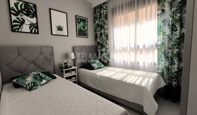 Odsprzedaż - Mieszkanie w bloku - Pilar de la Horadada - La Torre de la Horadada