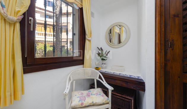Resale - Apartment / flat - Torrevieja - Playa de los Locos