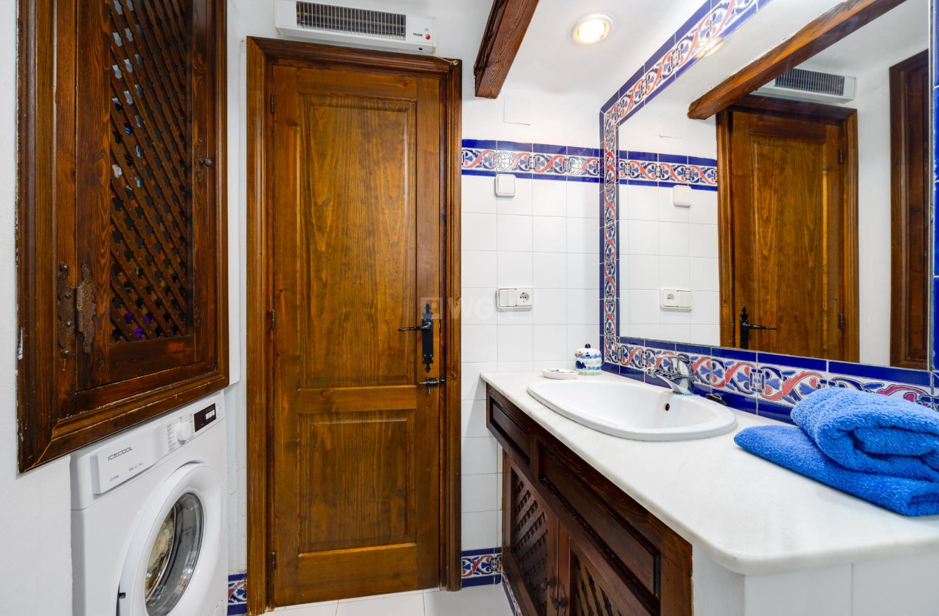 Resale - Apartment / flat - Torrevieja - Playa de los Locos