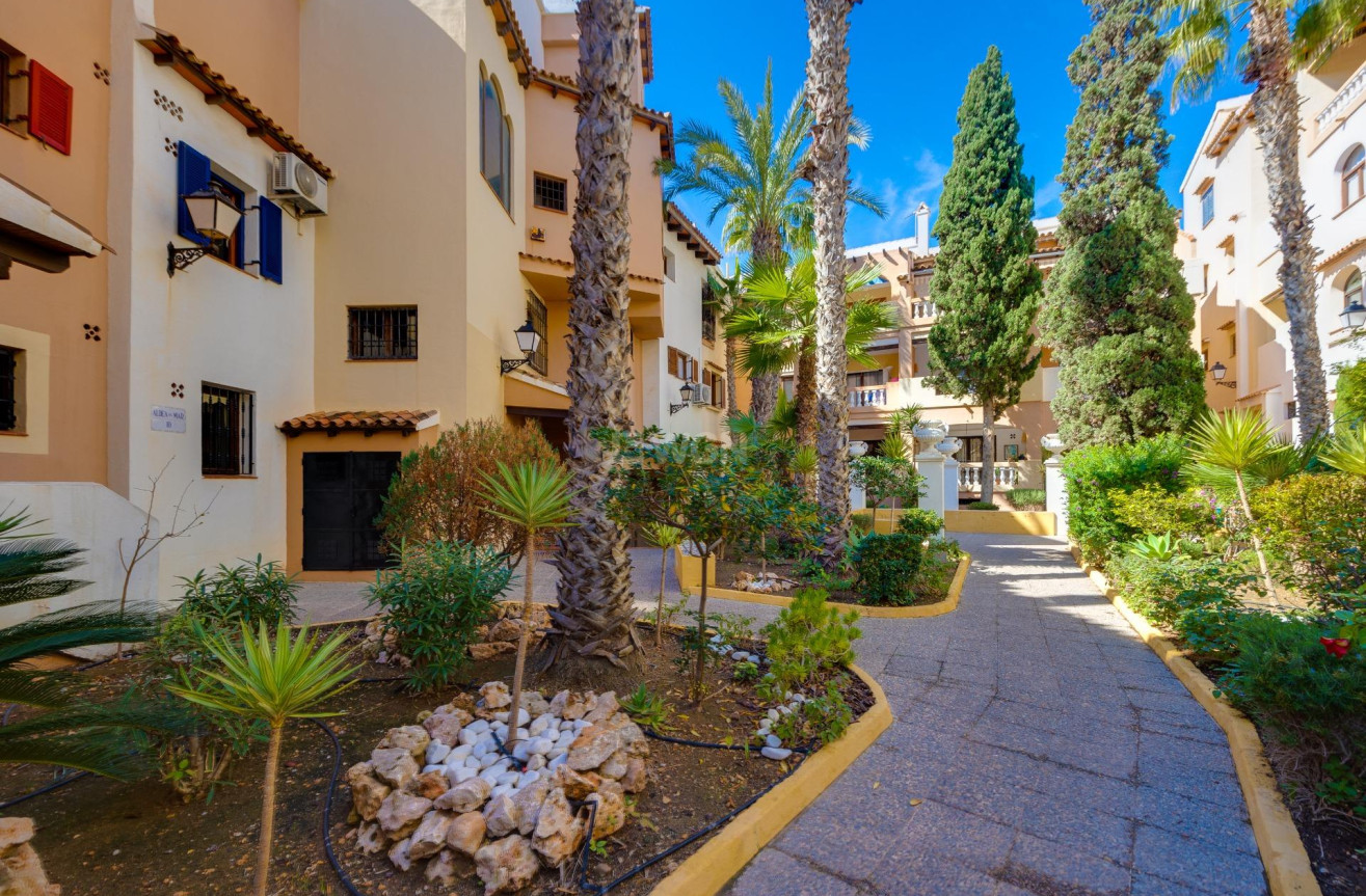 Resale - Apartment / flat - Torrevieja - Playa de los Locos