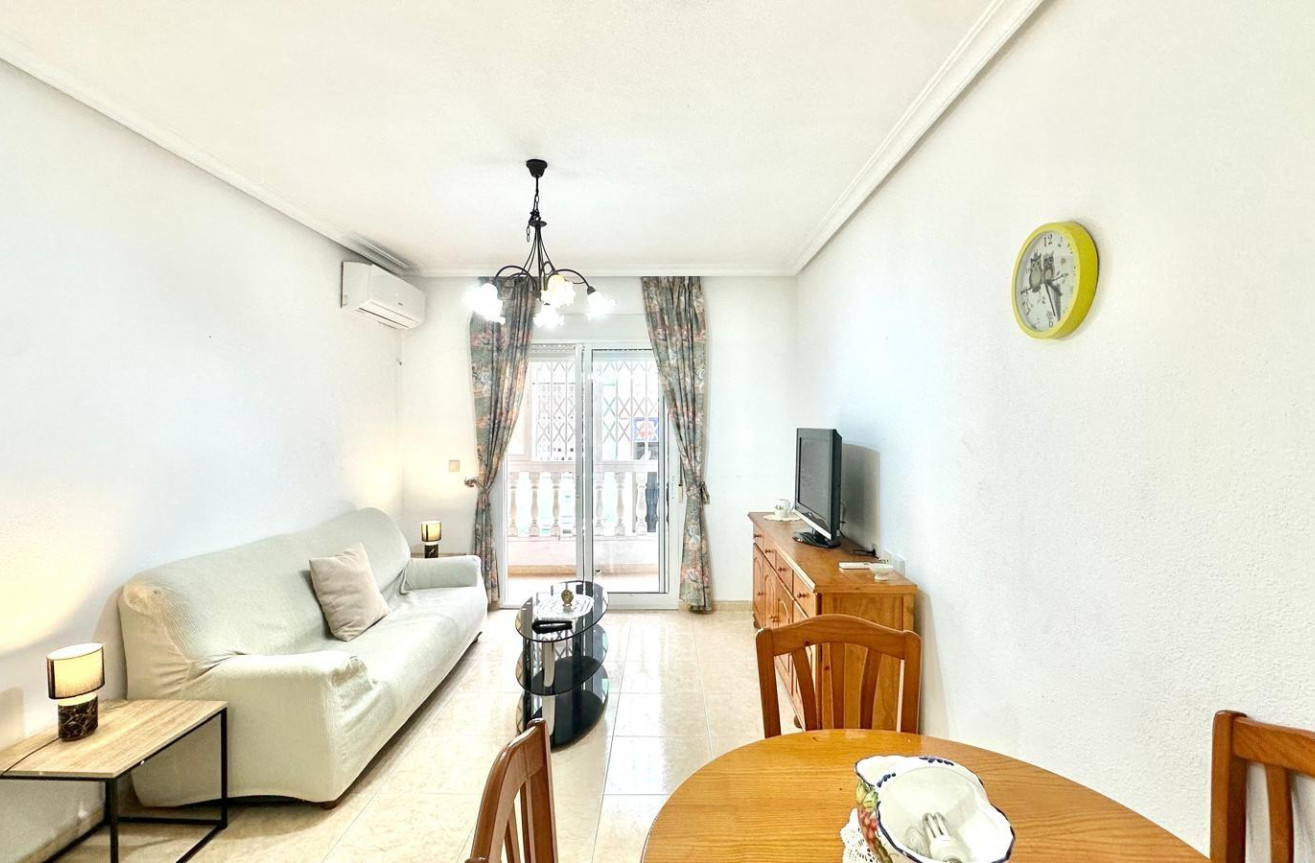 Resale - Apartment / flat - Torrevieja - Centro