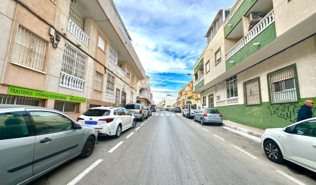 Resale - Apartment / flat - Torrevieja - Centro