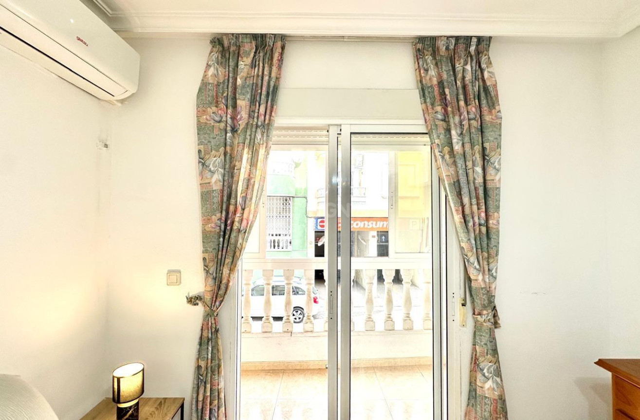 Resale - Apartment / flat - Torrevieja - Centro