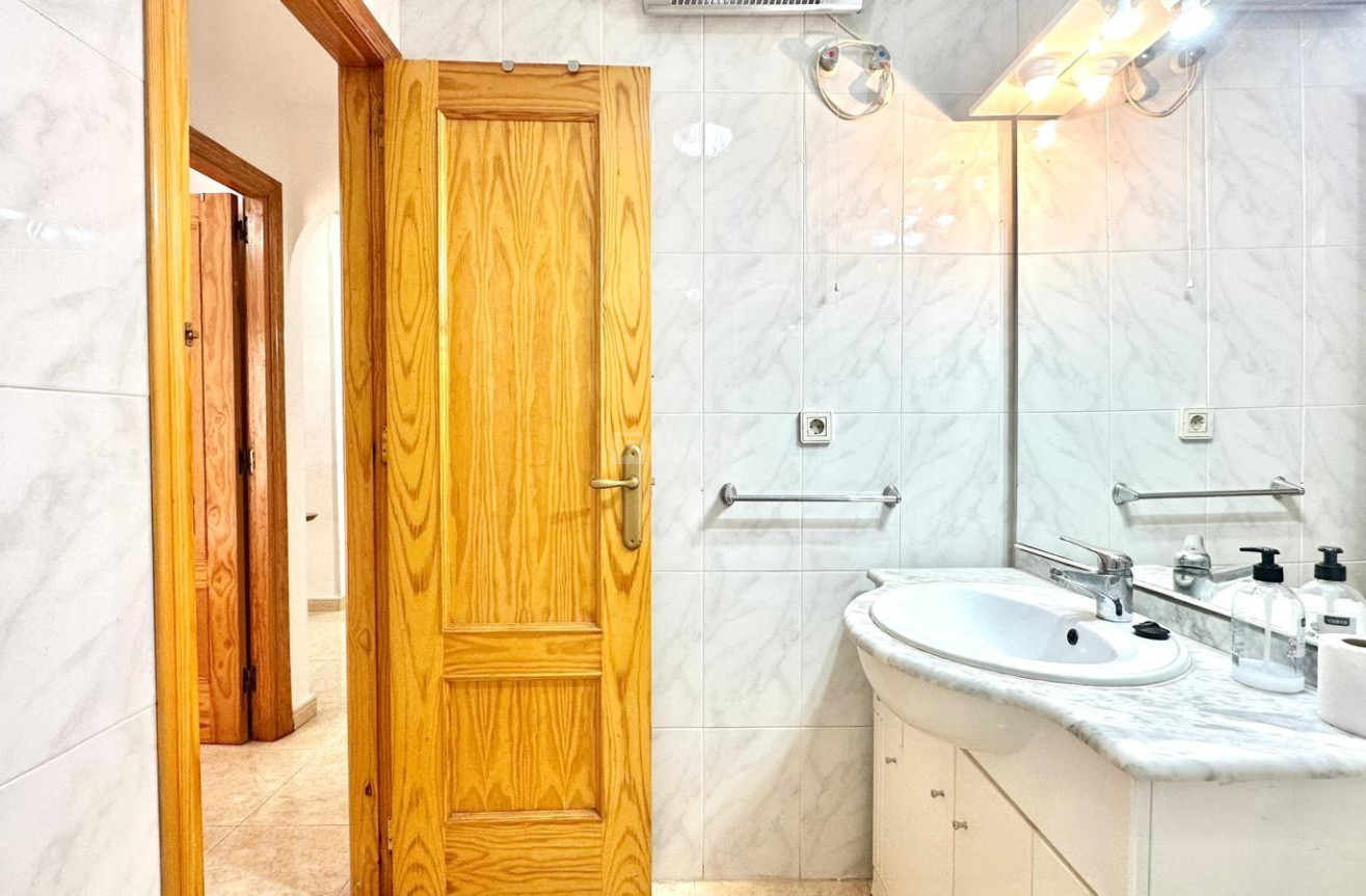 Resale - Apartment / flat - Torrevieja - Centro