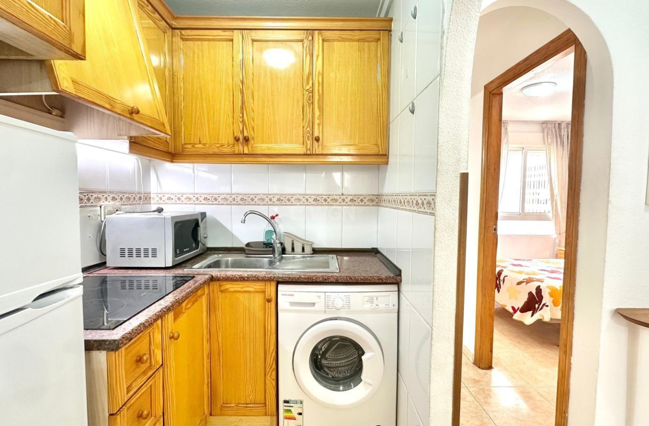 Resale - Apartment / flat - Torrevieja - Centro