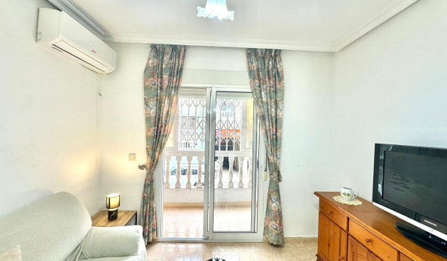 Resale - Apartment / flat - Torrevieja - Centro