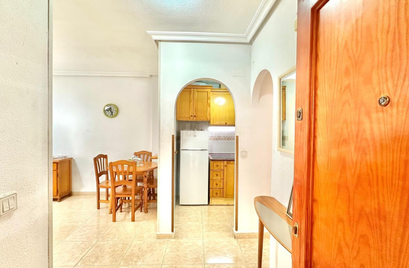Resale - Apartment / flat - Torrevieja - Centro