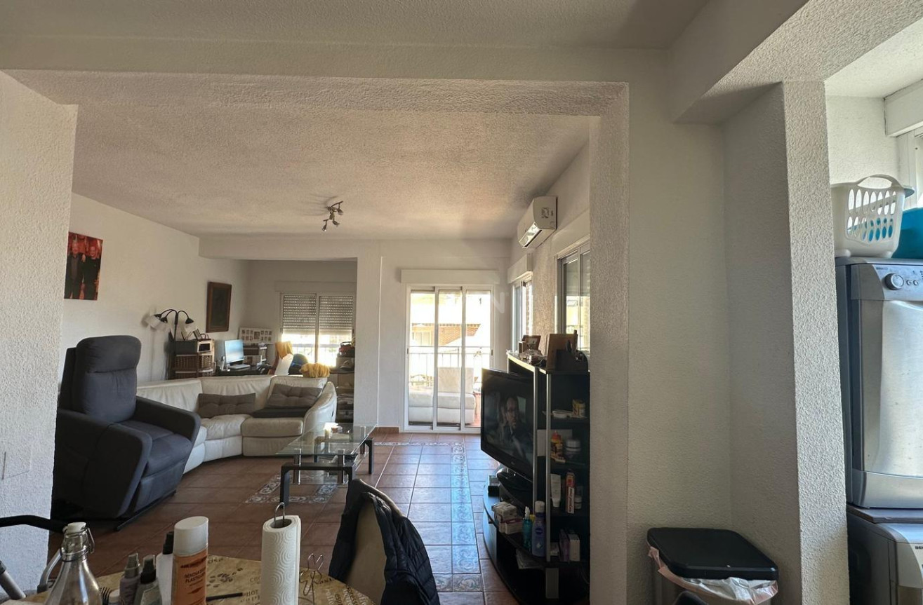 Odsprzedaż - Mieszkanie w bloku - Torrevieja - Estacion De Autobuses