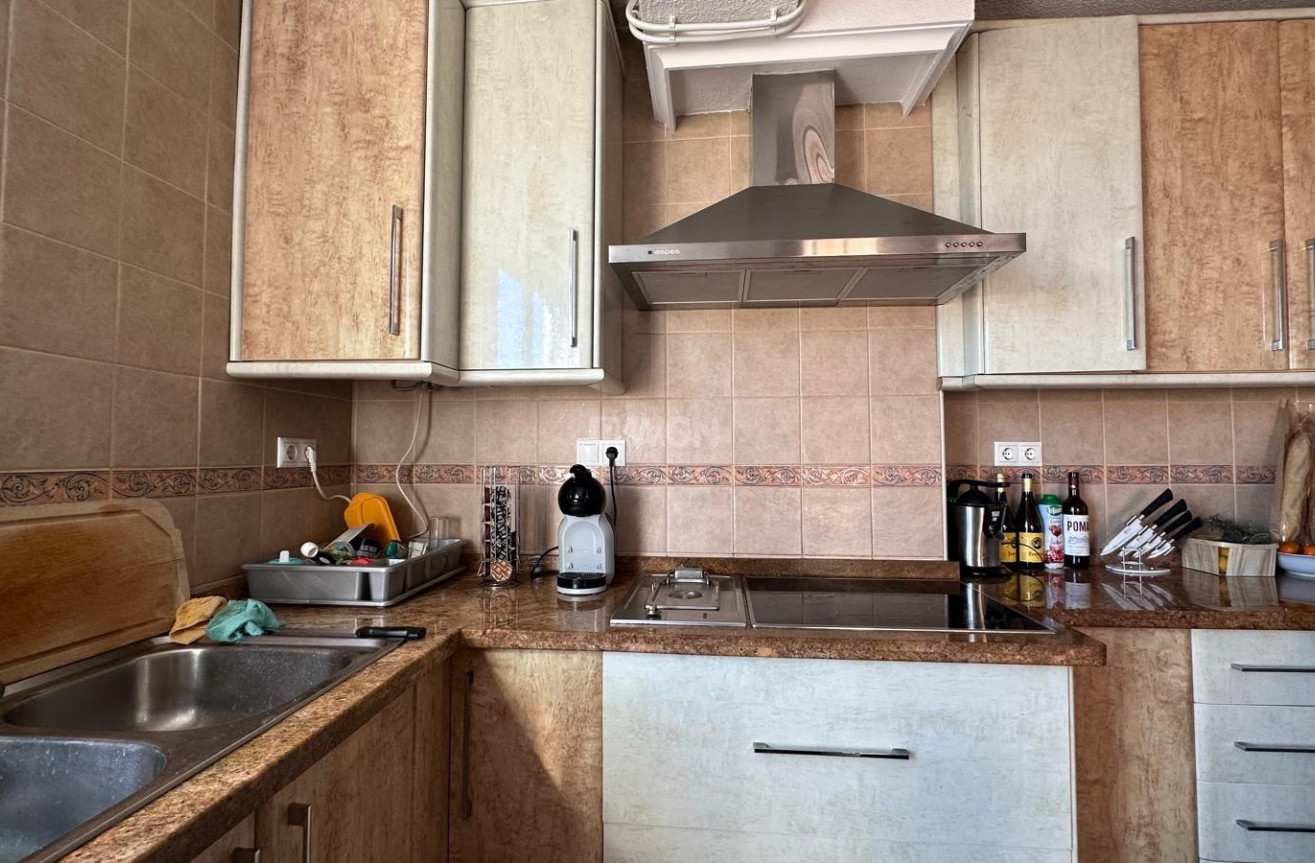 Odsprzedaż - Mieszkanie w bloku - Torrevieja - Estacion De Autobuses