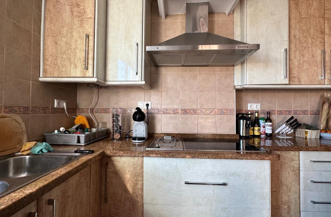 Odsprzedaż - Mieszkanie w bloku - Torrevieja - Estacion De Autobuses