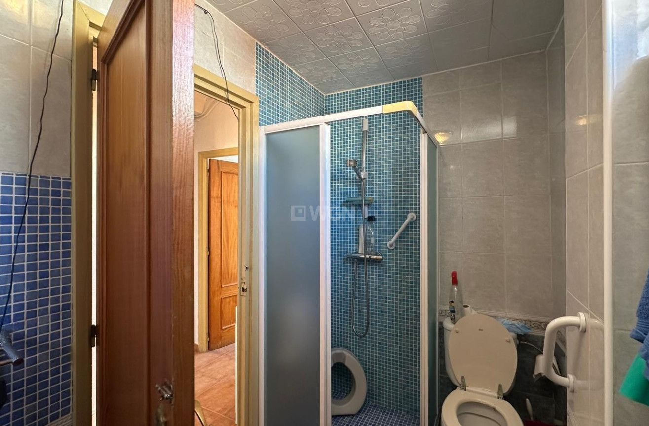 Odsprzedaż - Mieszkanie w bloku - Torrevieja - Estacion De Autobuses