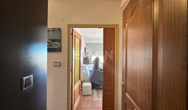 Odsprzedaż - Mieszkanie w bloku - Torrevieja - Estacion De Autobuses