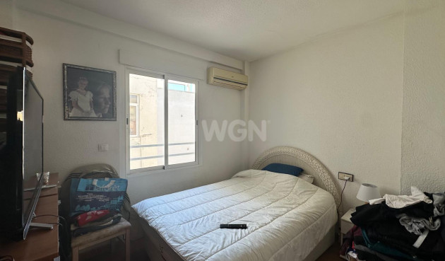 Odsprzedaż - Mieszkanie w bloku - Torrevieja - Estacion De Autobuses