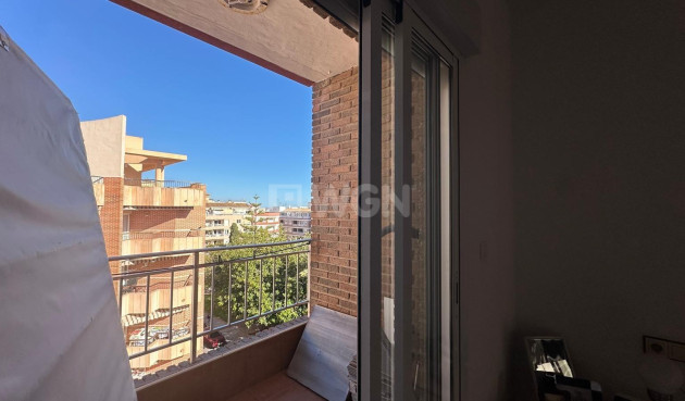 Odsprzedaż - Mieszkanie w bloku - Torrevieja - Estacion De Autobuses