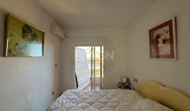 Odsprzedaż - Mieszkanie w bloku - Torrevieja - Estacion De Autobuses