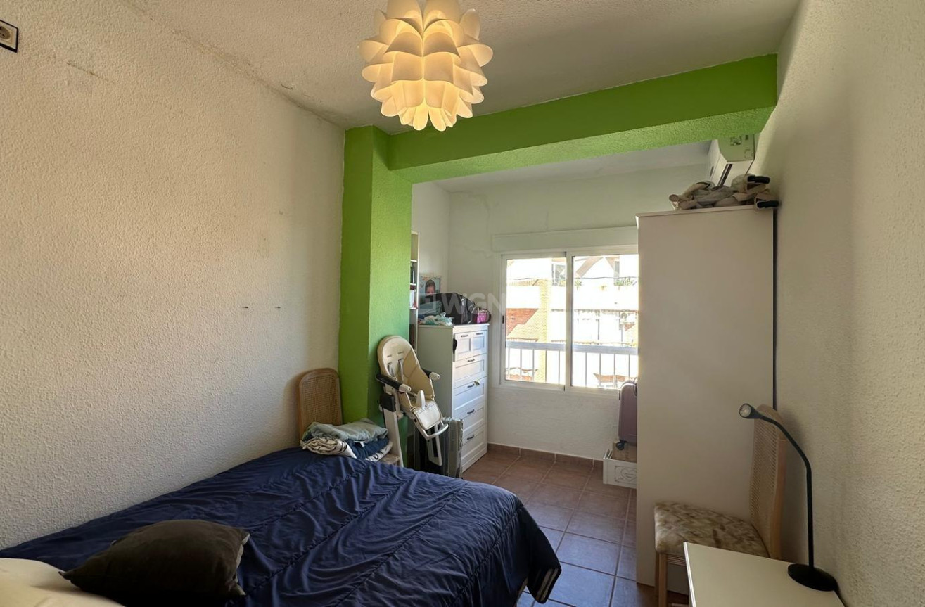 Odsprzedaż - Mieszkanie w bloku - Torrevieja - Estacion De Autobuses