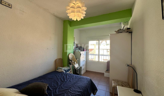 Odsprzedaż - Mieszkanie w bloku - Torrevieja - Estacion De Autobuses