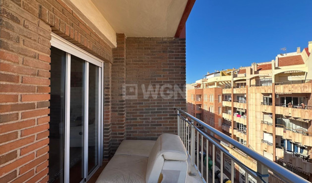 Odsprzedaż - Mieszkanie w bloku - Torrevieja - Estacion De Autobuses