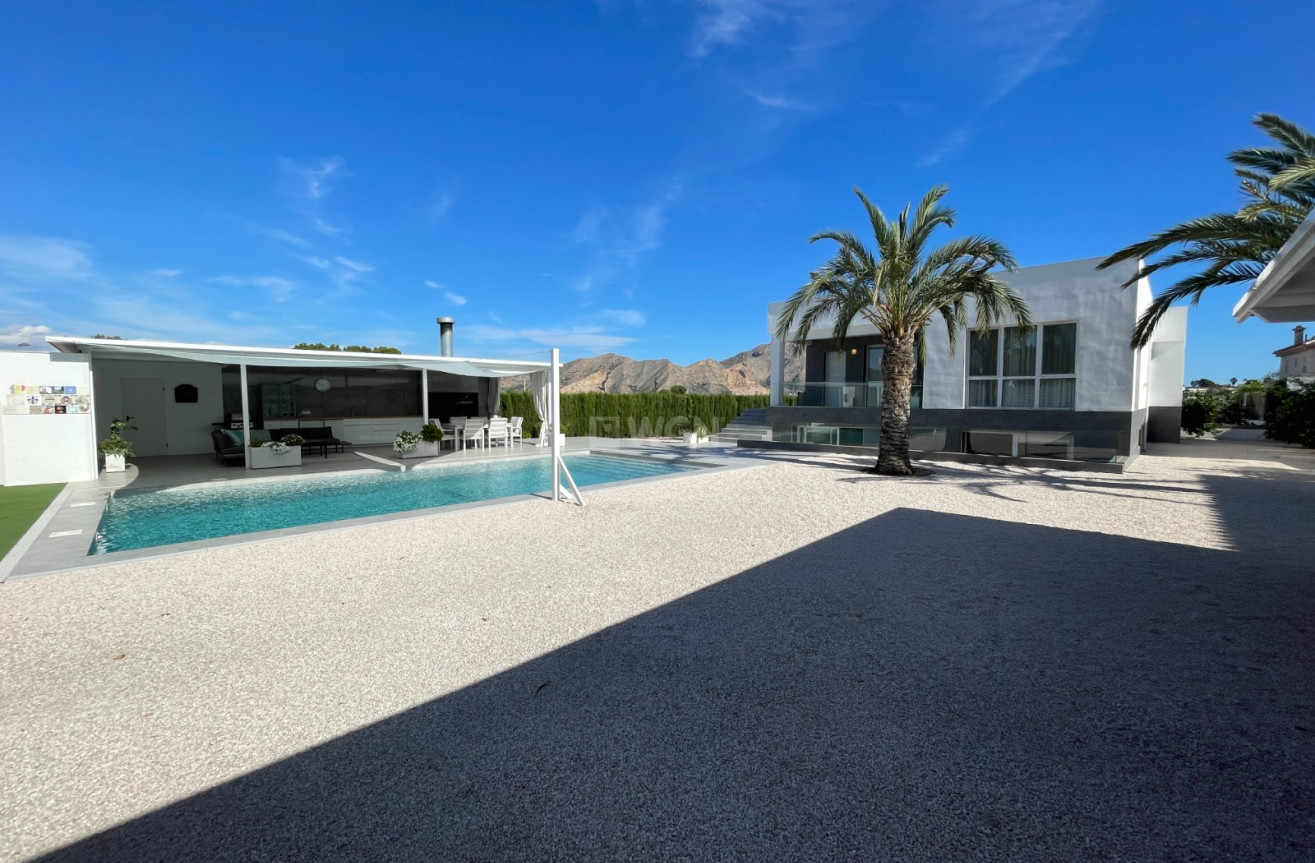 Odsprzedaż - Villa - Orihuela - Inland