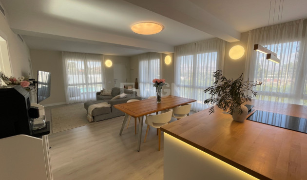 Odsprzedaż - Villa - Orihuela - Inland