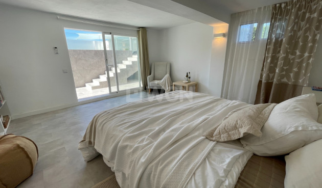 Odsprzedaż - Villa - Orihuela - Inland