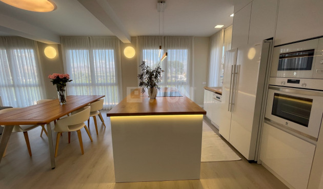 Odsprzedaż - Villa - Orihuela - Inland