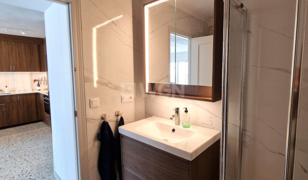 Odsprzedaż - Mieszkanie w bloku - Torrevieja - Costa Blanca