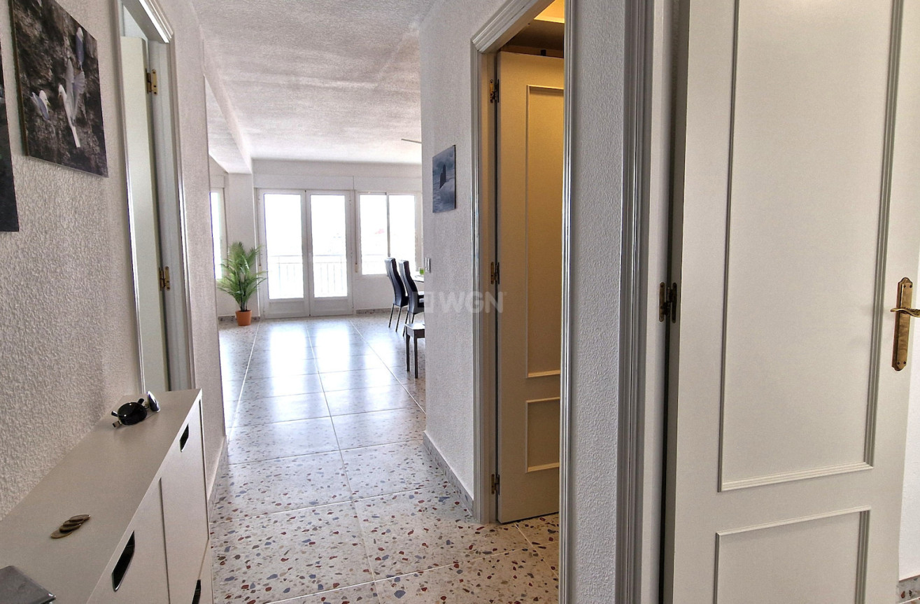 Odsprzedaż - Mieszkanie w bloku - Torrevieja - Costa Blanca