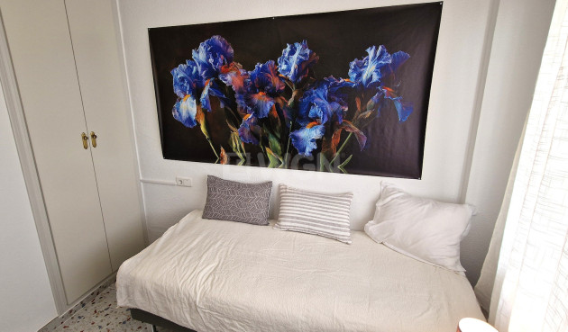 Odsprzedaż - Mieszkanie w bloku - Torrevieja - Costa Blanca