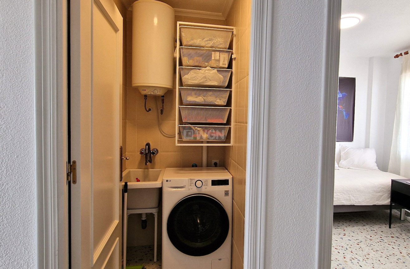 Odsprzedaż - Mieszkanie w bloku - Torrevieja - Costa Blanca