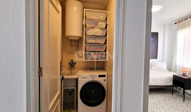 Odsprzedaż - Mieszkanie w bloku - Torrevieja - Costa Blanca