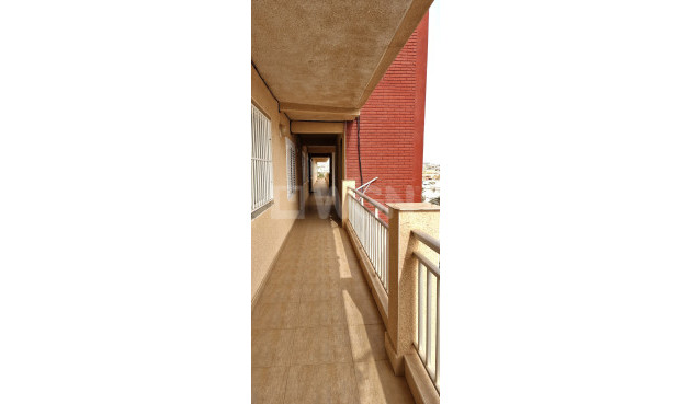 Odsprzedaż - Mieszkanie w bloku - Torrevieja - Costa Blanca