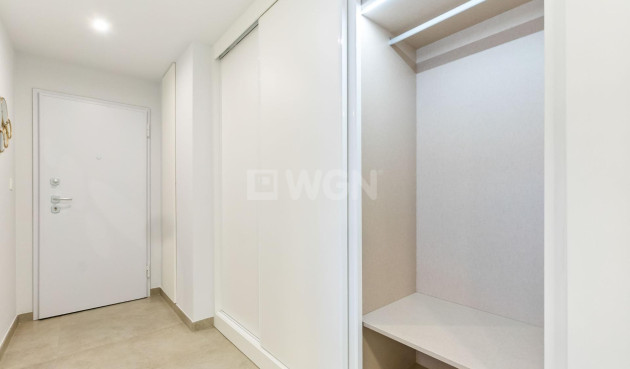 Odsprzedaż - Mieszkanie w bloku - Torrevieja - Playa del Cura