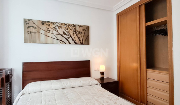 Odsprzedaż - Mieszkanie w bloku - Torrevieja - Playa del Cura