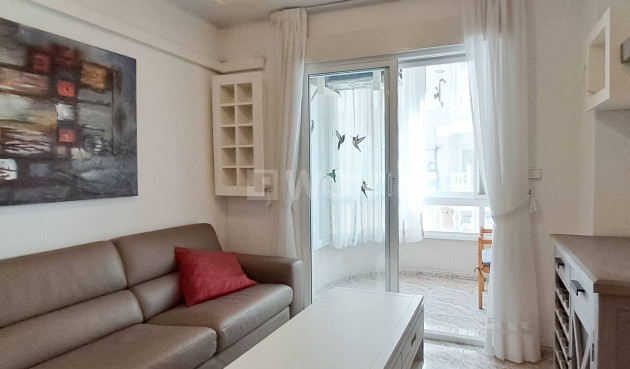 Odsprzedaż - Mieszkanie w bloku - Torrevieja - Playa del Cura